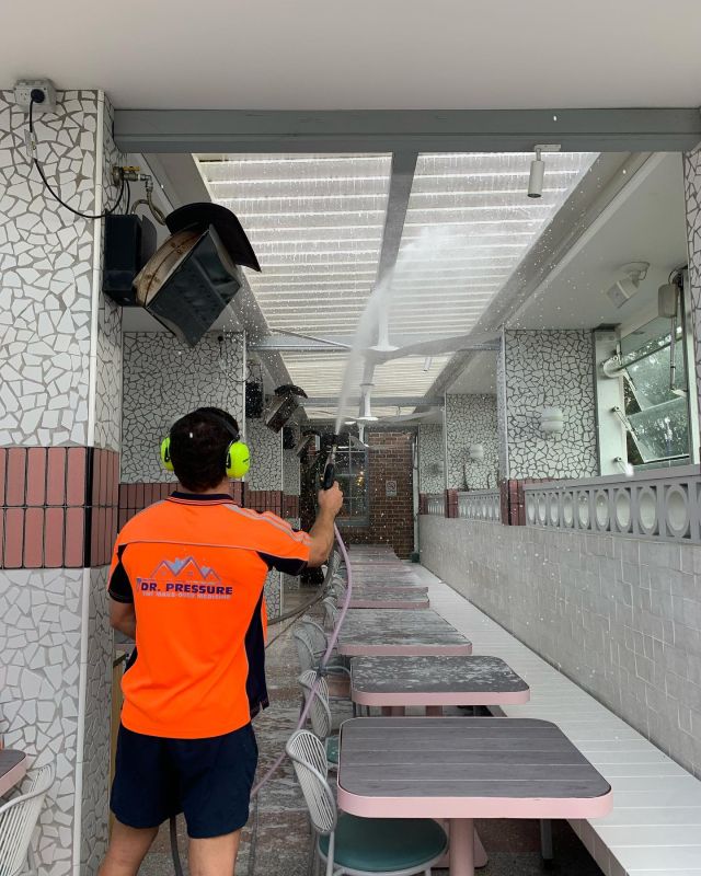 Outstanding results at the @longuevillehotel Last week. We provided a Soft-Wash and High Pressure Clean to the Beer Garden’s Vergolas and Flooring.