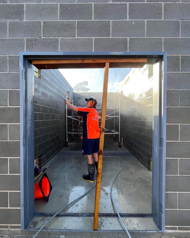 Acid Brick Clean for @thebluewatergroup in Huntingwood. We cleaned this Storage Unit and the surrounding Bitumen free from Mortar Splatter. Great Results, Happy Clients. #BrickClean #AcidClean #motarsplatter